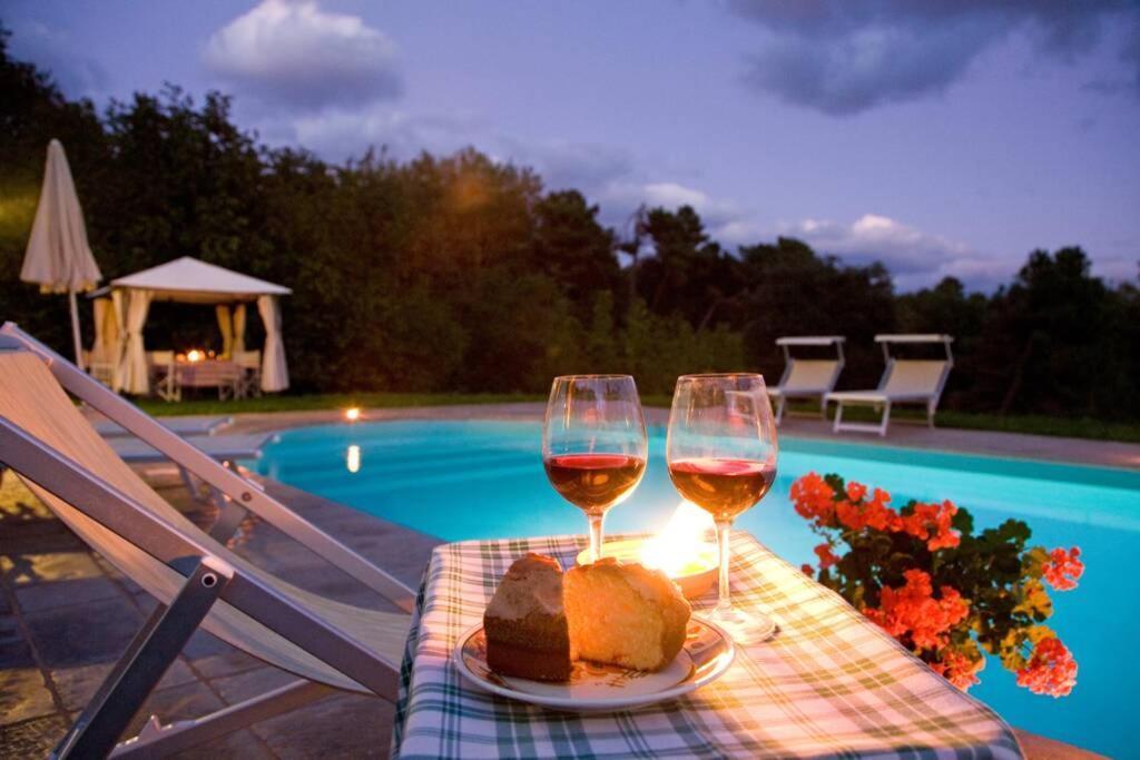 Villa Liz Tuscany, Private Pool, Hot Tub, Property Fenced, Pets Allowed Poppi Exteriör bild