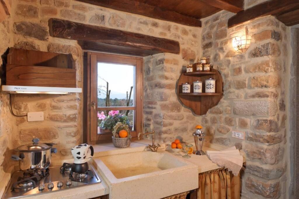 Villa Liz Tuscany, Private Pool, Hot Tub, Property Fenced, Pets Allowed Poppi Exteriör bild
