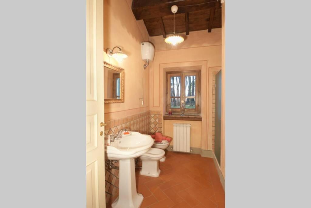 Villa Liz Tuscany, Private Pool, Hot Tub, Property Fenced, Pets Allowed Poppi Exteriör bild