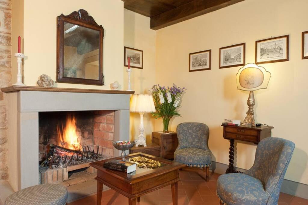 Villa Liz Tuscany, Private Pool, Hot Tub, Property Fenced, Pets Allowed Poppi Exteriör bild